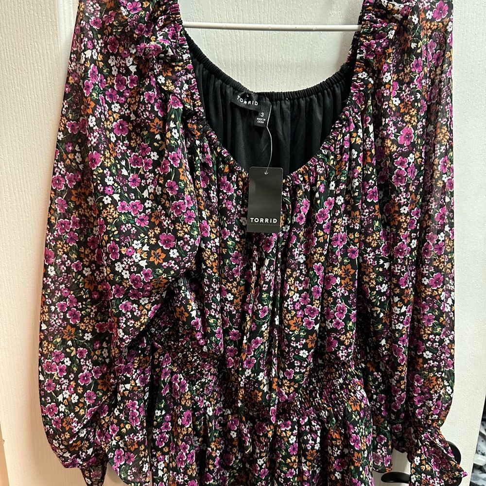 Torrid Floral Women's Top - Black and Pink size 3 / NWT A210